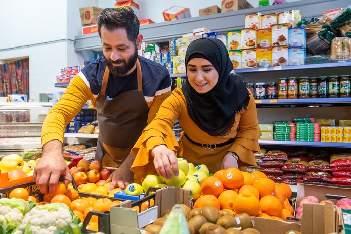 زوجان سوريان يفتتحان سوبر ماركت في شمال Brabant