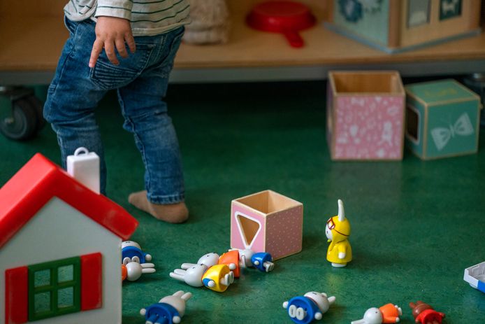 إغلاق مركز لرعاية الأطفال بسبب تفشي فايروس كورونا بين الموظفين