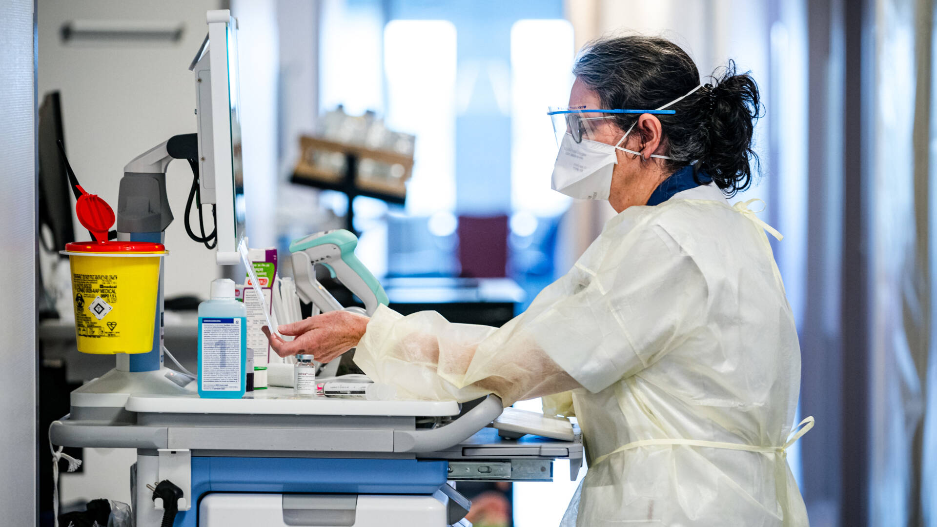 RIVM: عدد الاختبارات الإيجابية مرة أخرى أقل من 10,000
