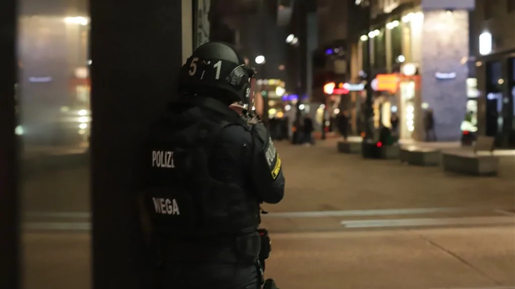 قتيل وعدد من الجرحى في هجوم مسلحين في فيينا