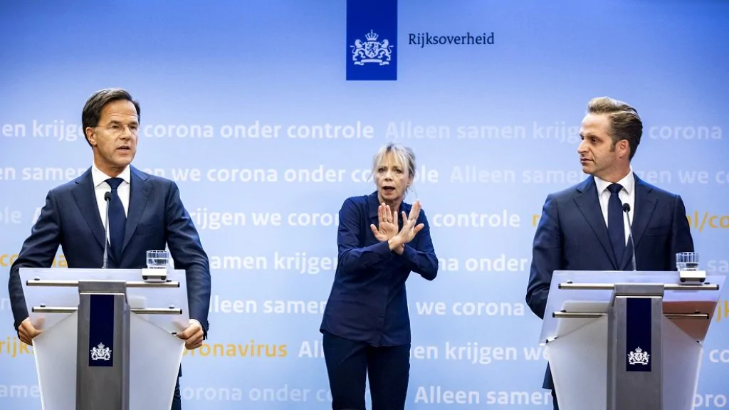 الحكومة الهولندية تعلن في مؤتمر صحفي عن إجراءات جديدة لفايروس كورونا
