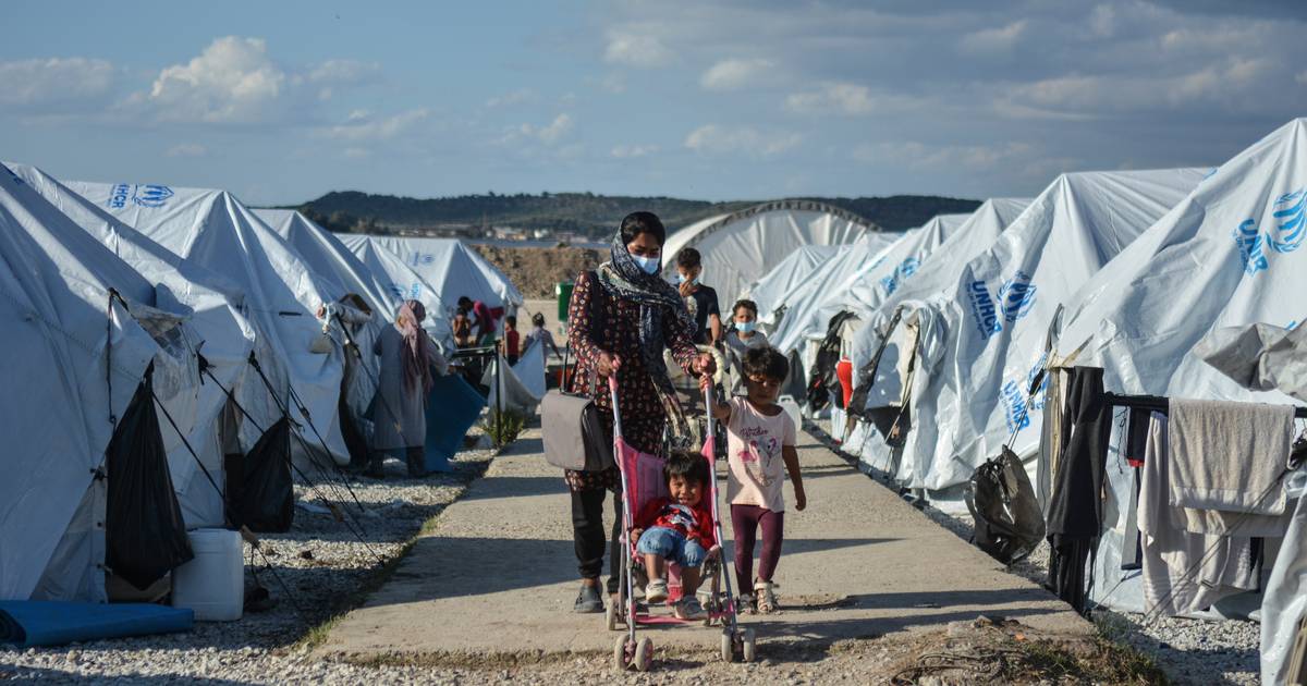 Amsterdam وأربع مدن أخرى تضغط على الحكومة من أجل استقبال لاجئي مخيم Moria