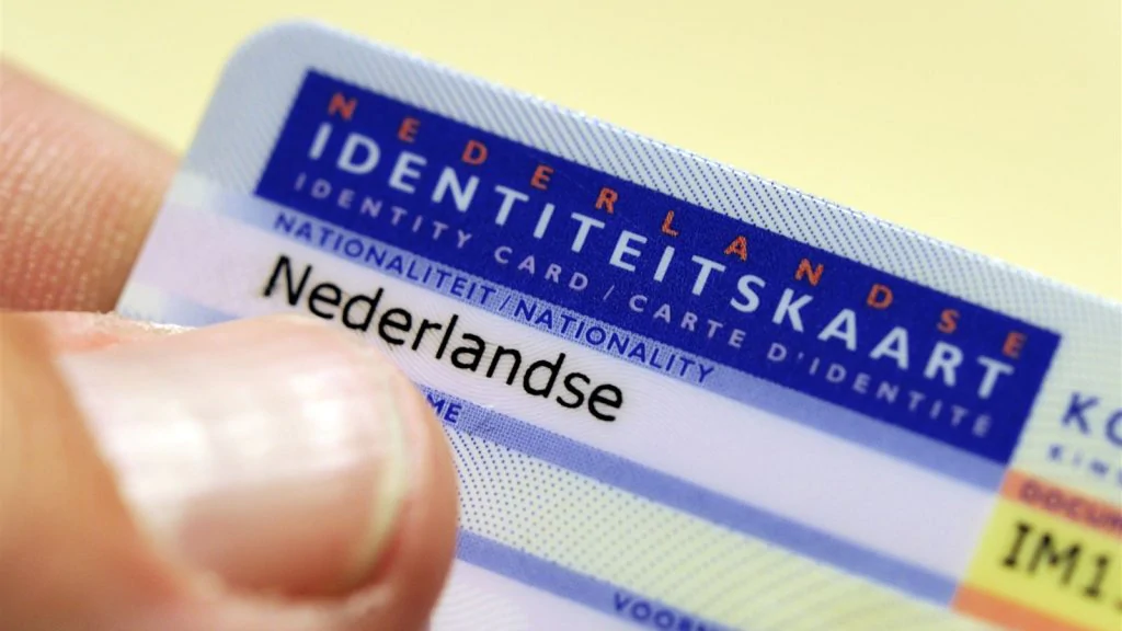 اعتباراً من اليوم يمكنكم الحصول على بطاقة الهوية الهولندية بميزات جديدة