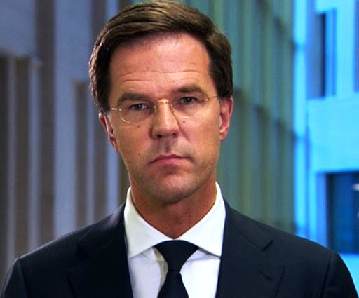 بعد سقوط الحكومة الهولندية بوقت قصير، يعد Rutte بنظام علاوات جديد وقرارات وزارية أكثر شفافية