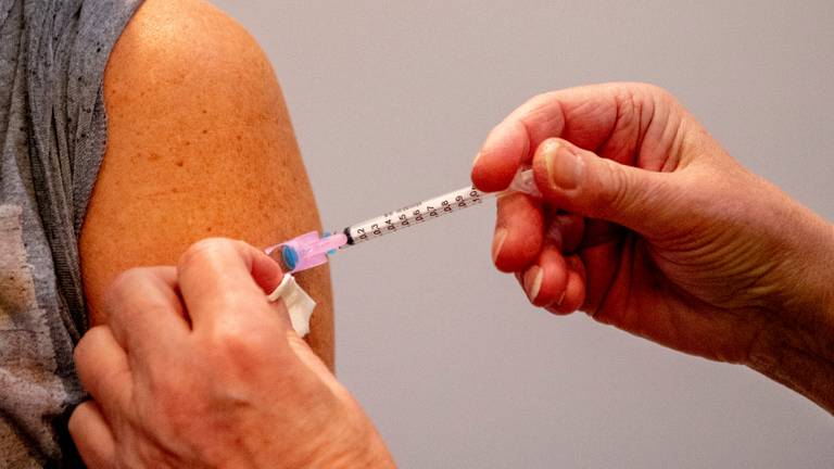 GGD يحذر من المحتالين الذين يقدمون التطعيم السريع