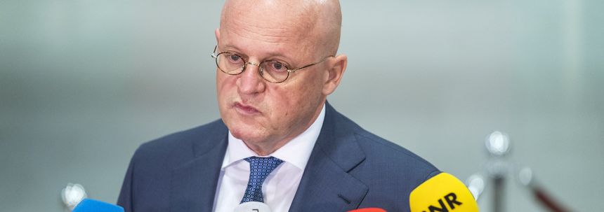 وزير العدل فرد جرابرهاوس ليس سعيداً بما يفعله المشاغبون الذين يدمرون المدن الداخلية فما هو مصيرهم؟