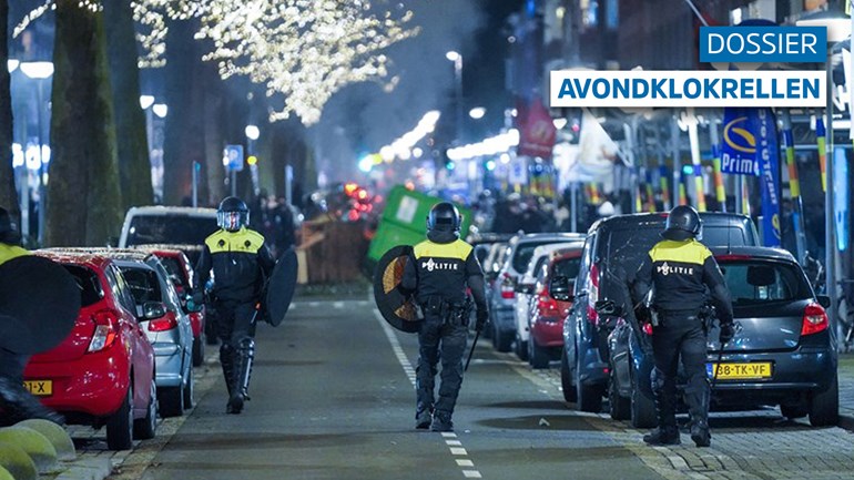بعد ليالٍ قليلة من الفوضى والشغب استطاعت عناصر الشرطة من السيطرة على الوضع إلى حد ما في روتردام 
