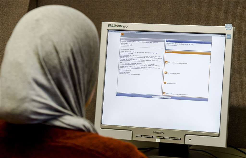 تأجيل آلاف امتحانات الاندماج، حياة اللاجئين وصلت إلى طريق مسدود