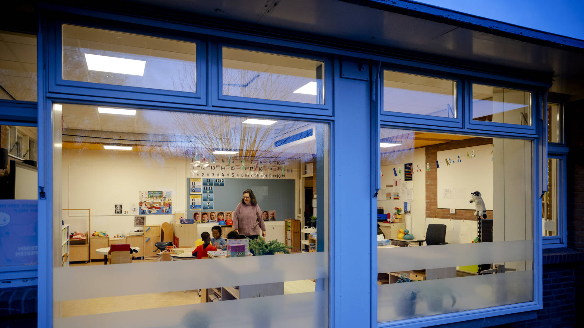 خمسة أيام من الحجر الصحي الإضافي للطفل الذي لم يتم اختباره بعد حالة كورونا في الفصل