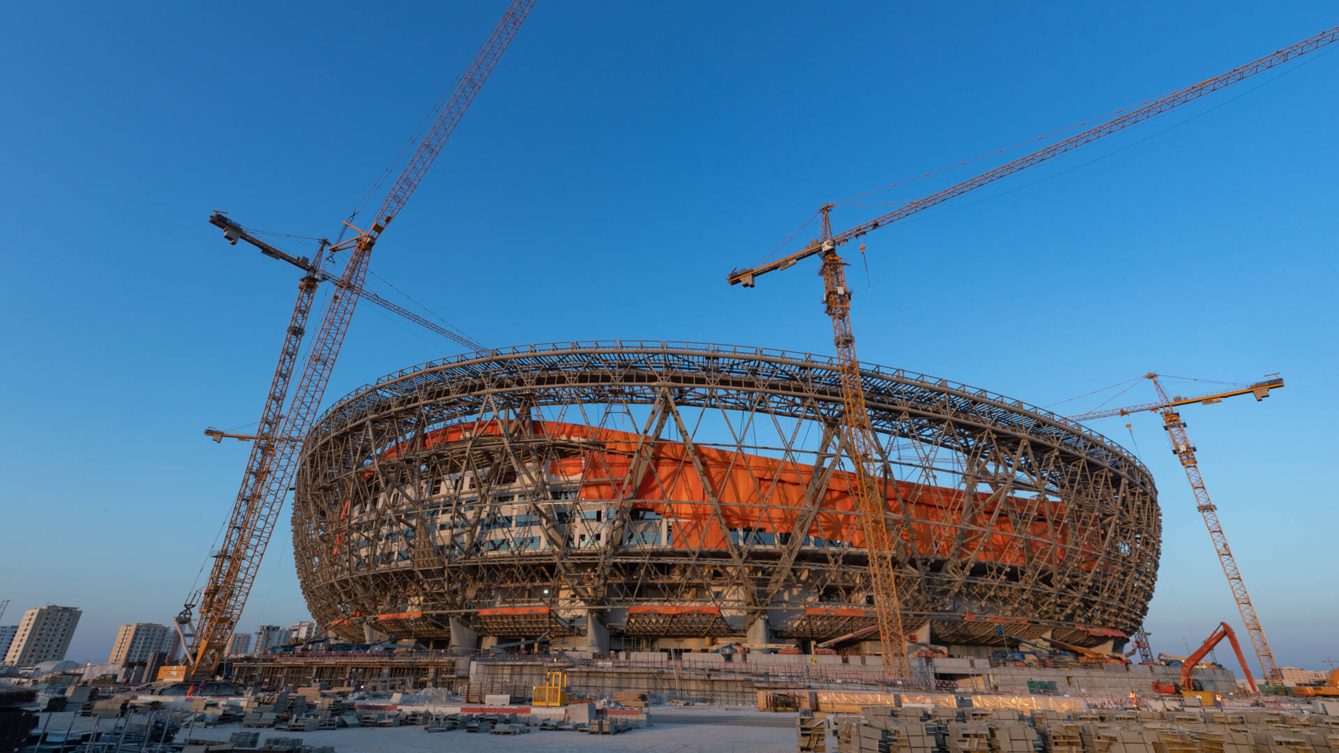 مجلس النواب يطلب من الملك ورئيس الوزراء الابتعاد عن كأس العالم في قطر
