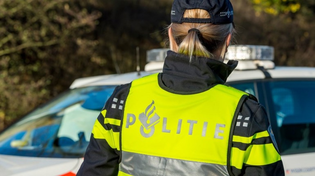 تريد الحكومة الهولندية من المسافرين بالسيارات من مناطق عالية الخطورة إبراز اختبار كورونا سلبي قبل دخول الحدود الهولندية 