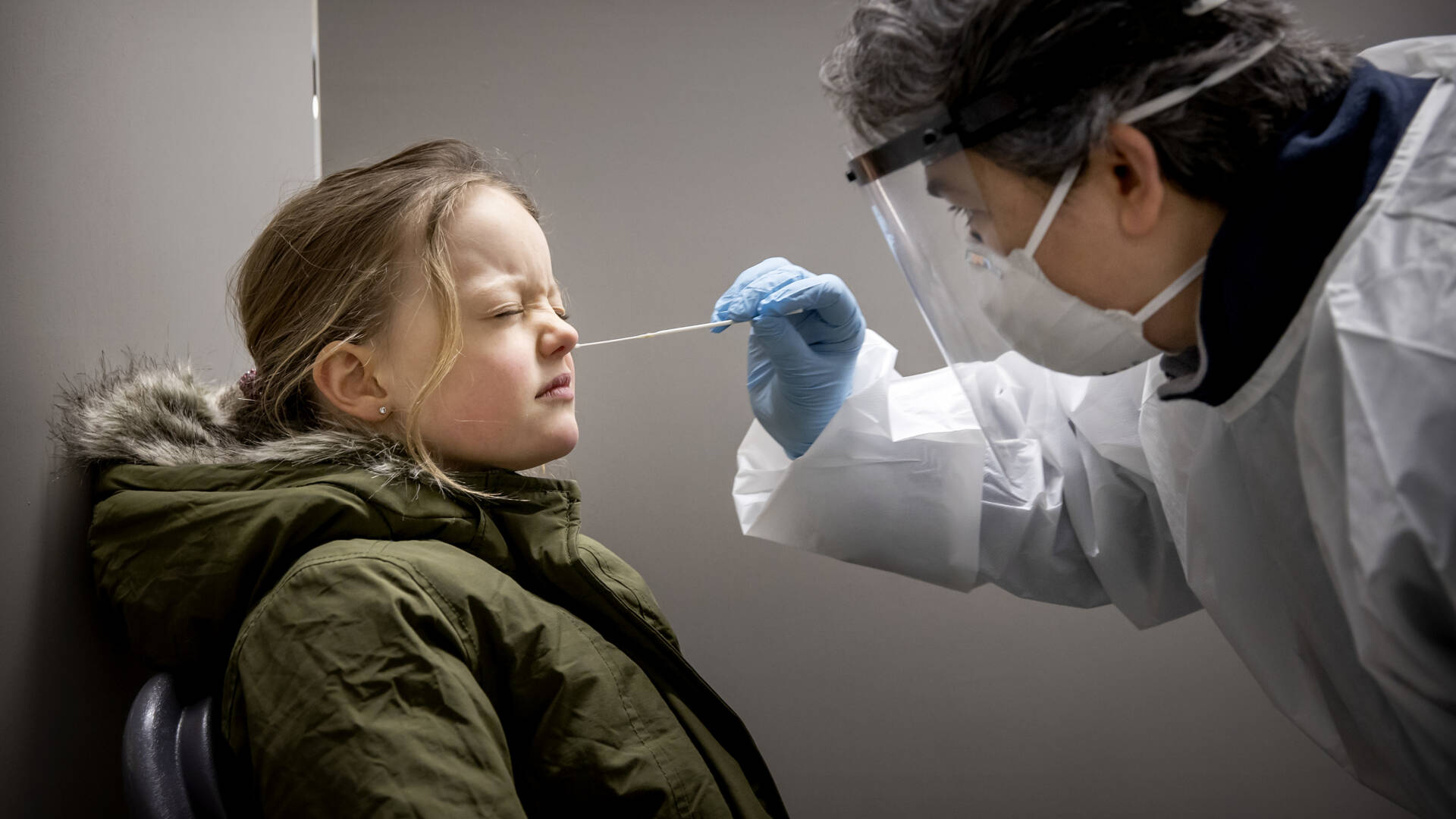 سيتوقف GGD عن استخدام اختبار الأنف العميق للأطفال