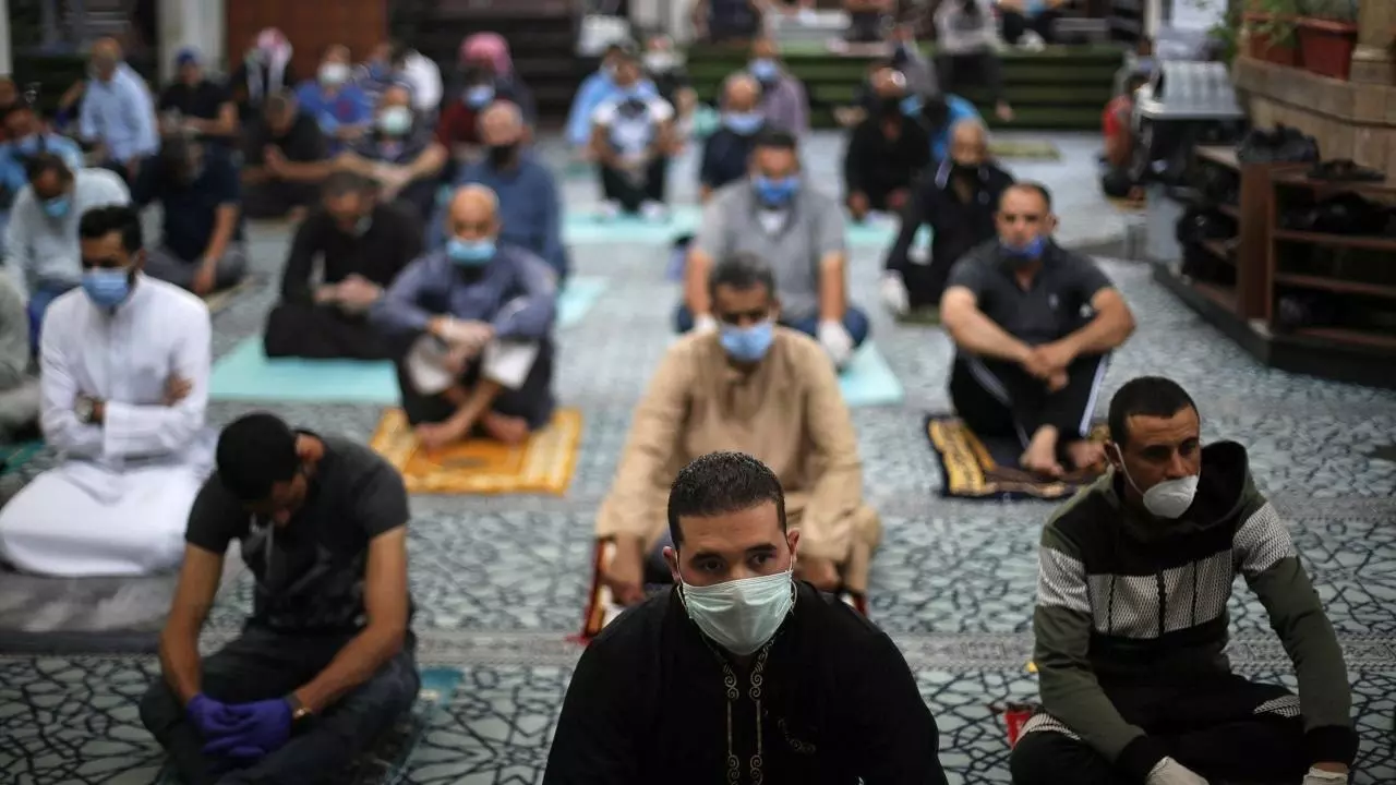 تشغل كورونا هيئات الإفتاء لشهر رمضان المبارك