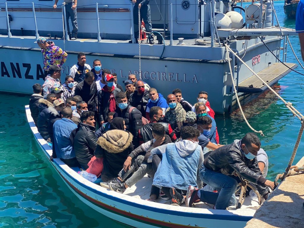  التوقعات بزيادة أعداد المهاجرين في إيطاليا 
