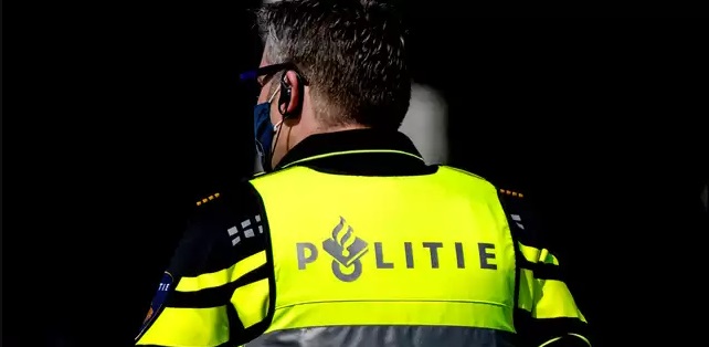 إعتقال رجل في روتردام بتهمة رشوة ضابط شرطة!!