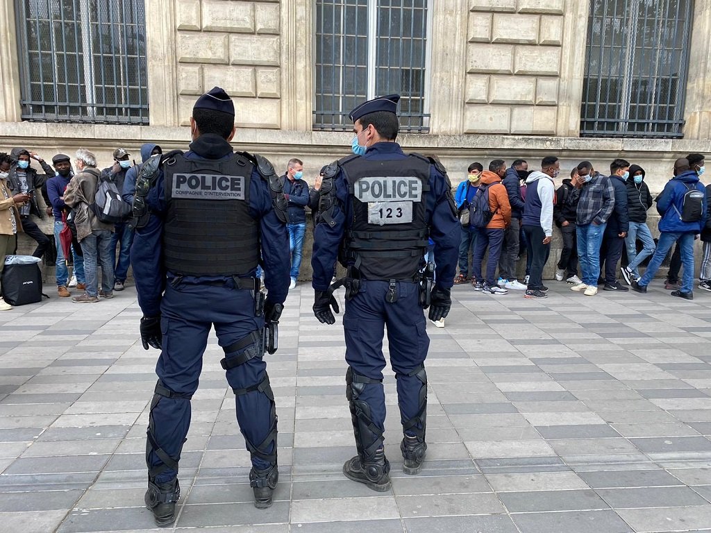  تأمين مساكن مؤقتة لأكثر من 700 مهاجر في فرنسا 