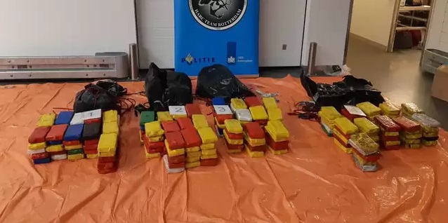 الجمارك تعثر على 220 كيلو غرام من الكوكايين في ميناء روتردام 