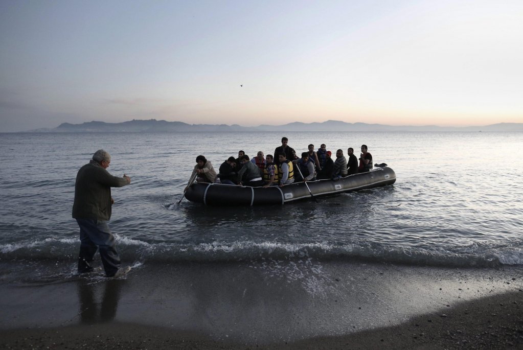 خفر السواحل التركي يتهم اليونان بصد أكثر من 3 آلاف مهاجر في بحر إيجة