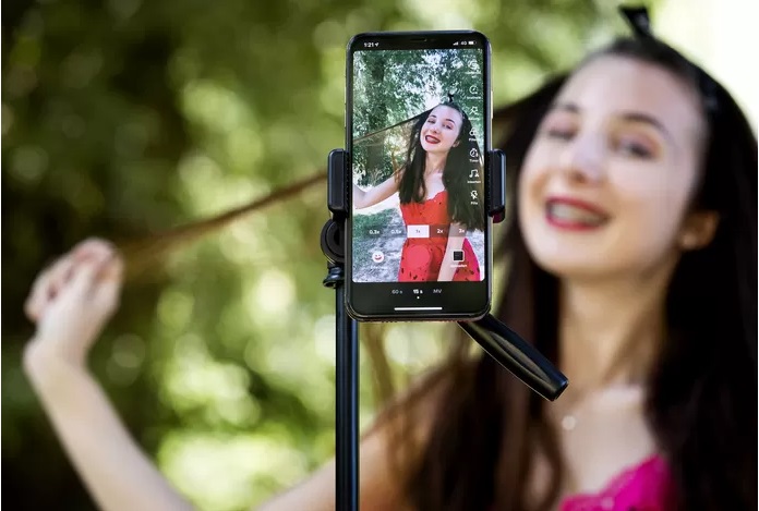 هولندا تطالب Tiktok بتعويض مالي كبير !!