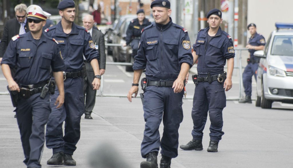 مقتل مراهقة في النمسا وإلقاء القبض على ثلاثة طالبي لجوء !!