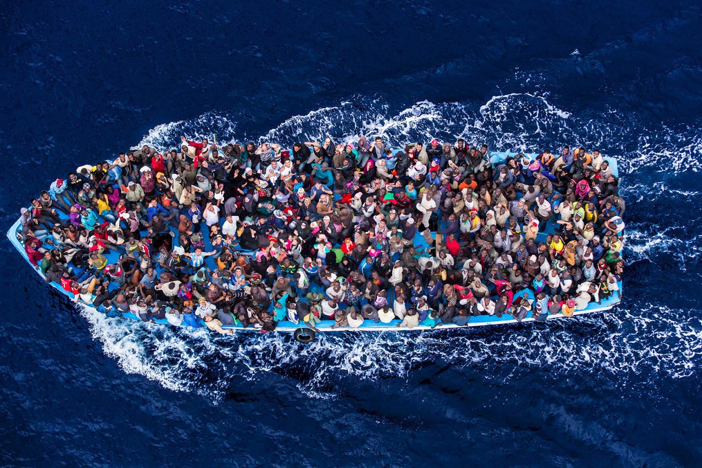 ما يقارب الألفي لاجئ لا يدخلون هولندا!!