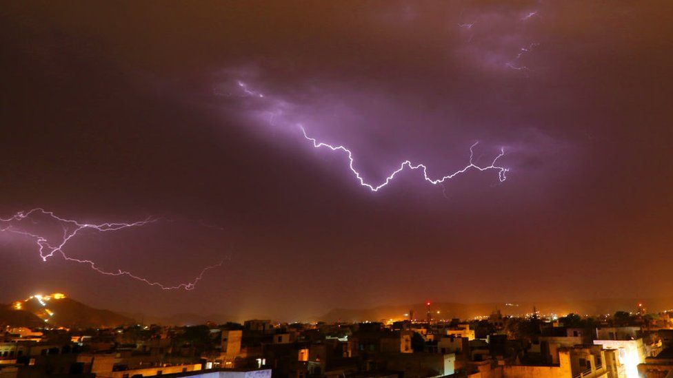 ضربة صاعقة تقتل 11 شخصاً في الهند، ما الذي حدث؟