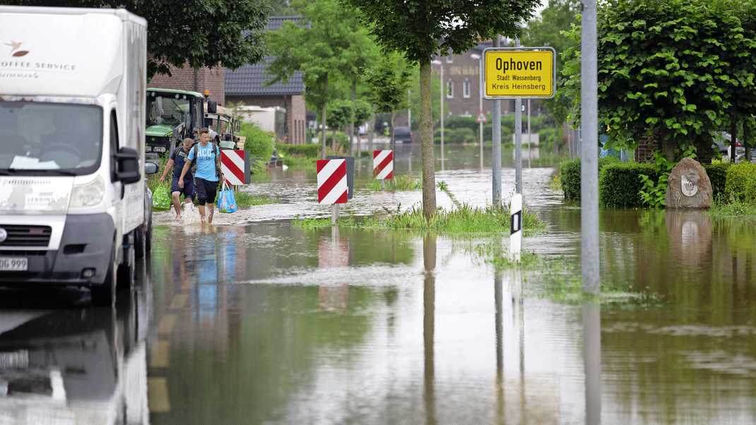 تحميل هولندا مسؤولية حدوث الفيضانات!!