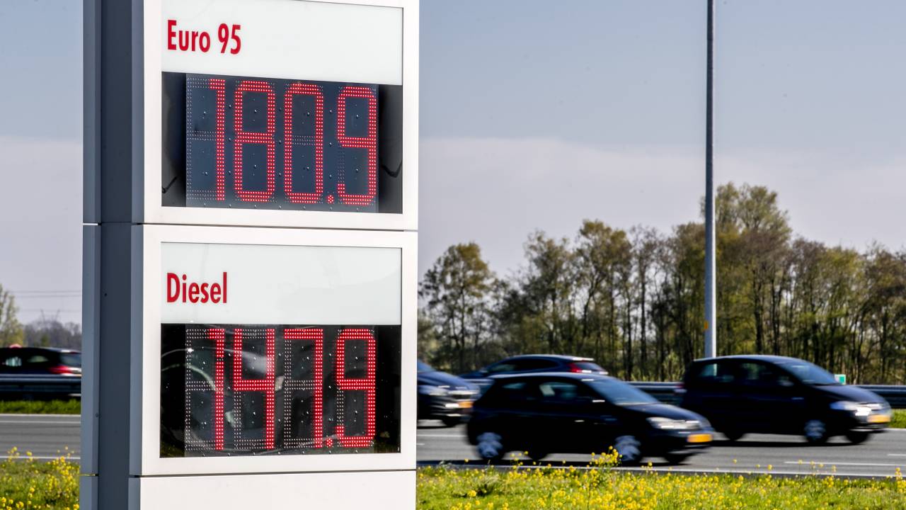 أسعار البنزين لن تنخفض في هولندا رغم ارتفاع إنتاج النفط!