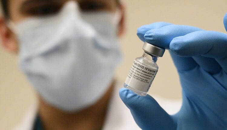 شركة فايزر تدعو إلى تلقي جرعة ثالثة من اللقاح