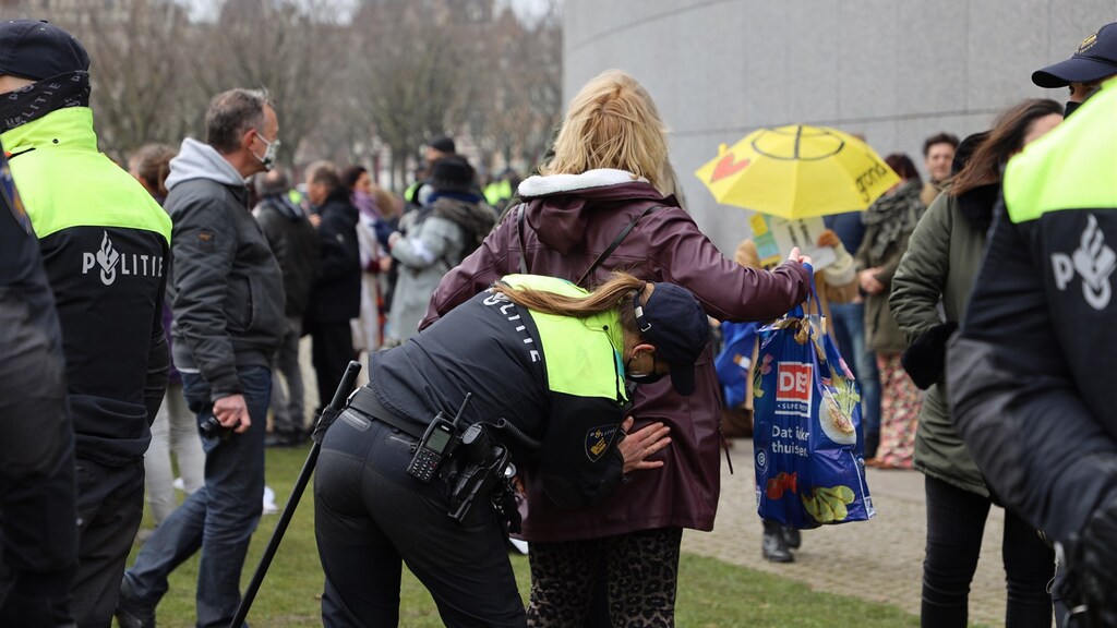 تنشر نقابات الشرطة مراقبيها في أمستردام