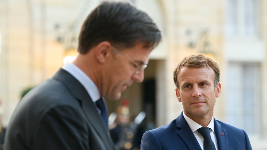 روته يتشاور مع الرئيس الفرنسي ماكرون بشأن منع تدفق اللاجئين