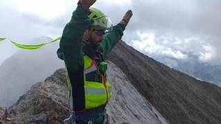 عثرت الشرطة الإسبانية على متسلق جبال هولندي ميتاً