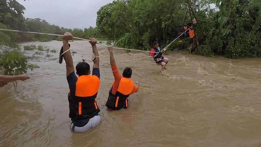 فيضانات وانهيارات أرضية تقتل في الفلبين