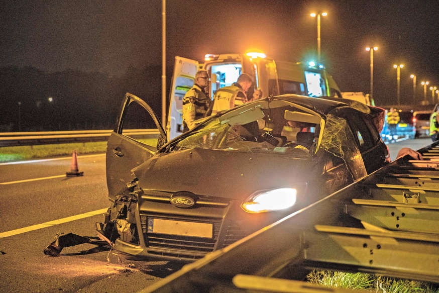 إصابة خمسة شبان بعد تحطم سيارة على الطريق السريع A50
