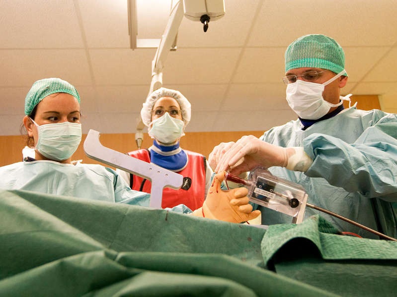 ينجح الأطباء من UMC Utrecht بوضع أول قلب صناعي لمريض في هولندا