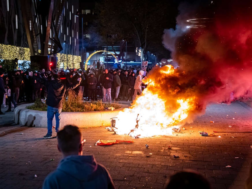 أذهلت أوروبا أعمال الشغب في روتردام: إنها حرب أهلية، ’اعتقال 51 شخص’