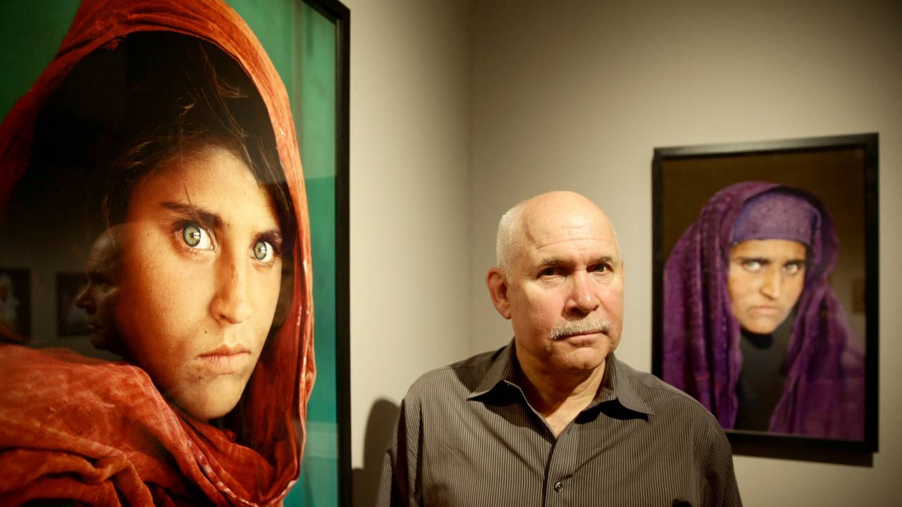 تحصل الفتاة الأفغانية ذات العيون الخضراء على حق اللجوء في إيطاليا ’ماهي قصتها؟’