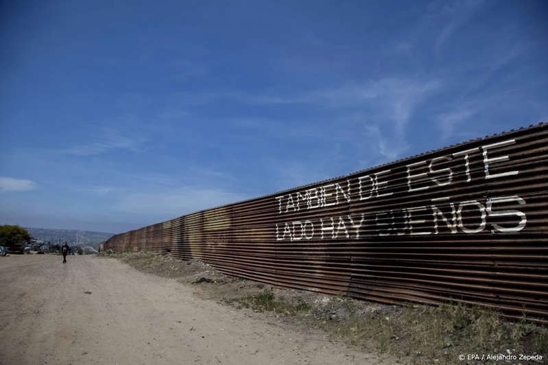 السلطات المكسيكية تزيل 210 مهاجرا من شاحنة