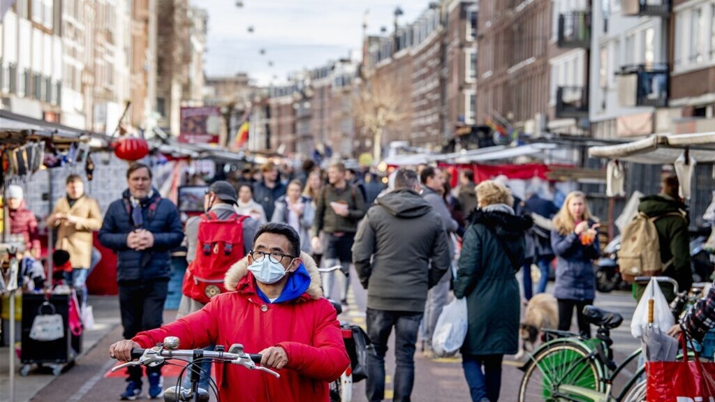 ما يقرب من نصف الإصابات في أمستردام بمتغير أوميكرون