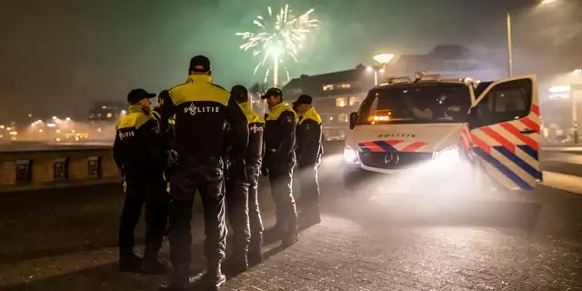قواعد كورونا وحظر الألعاب النارية ليست من أولويات الشرطة خلال ليلة رأس السنة