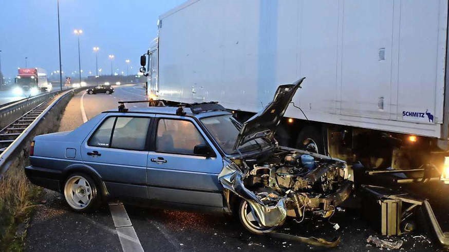تعرضت العديد من المركبات لحوادث المرور الخطيرة في خرونينجن وفريزلاند