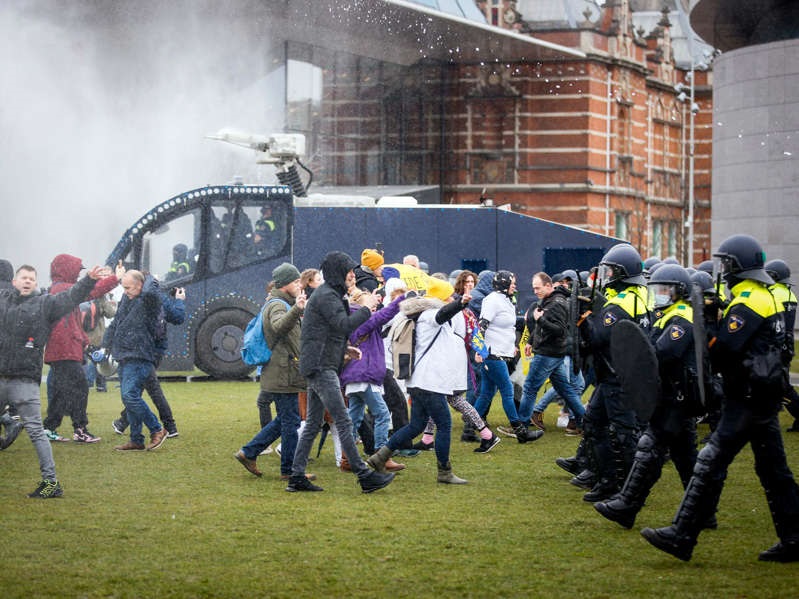 أمستردام تحظر مظاهرة كورونا لأن المنظمة لا تتعاون