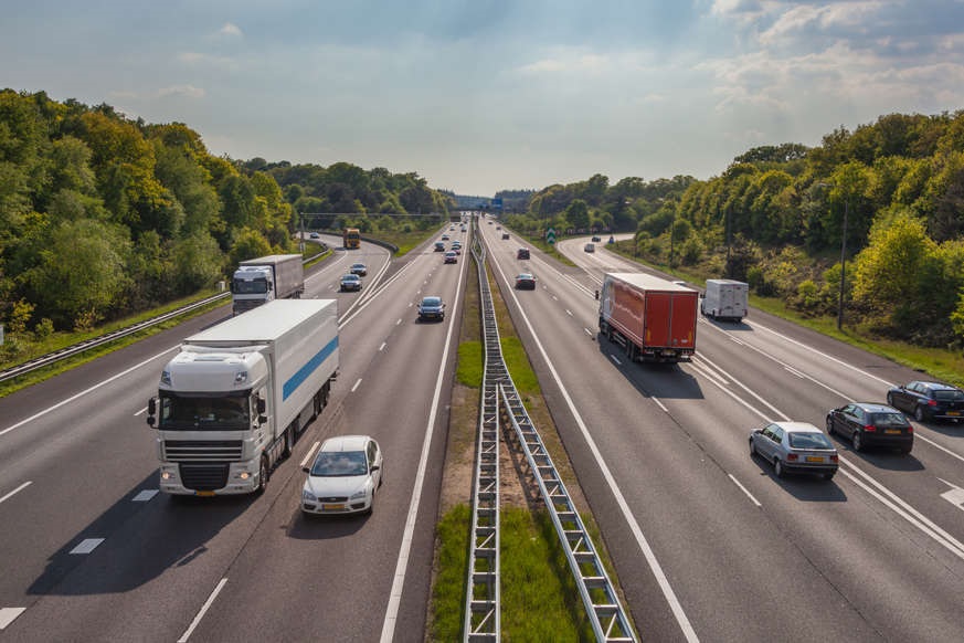 هولندا: إلزام السيارات الجديدة على وضع نظام تحديد السرعة التلقائي ISA 