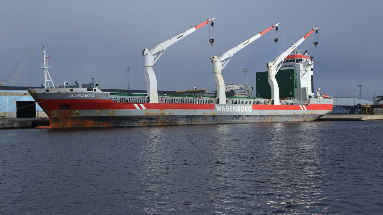 سفينة هولندية تفقد 30 ألف لتر من الوقود قبالة السواحل الكندية