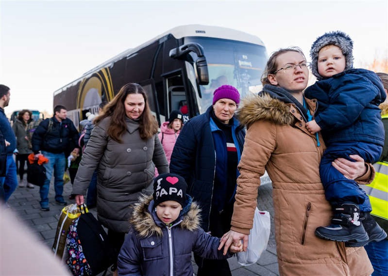 يجب أن تستقبل جميع المناطق الأمنية 1000 لاجئ أوكراني على المدى القصير