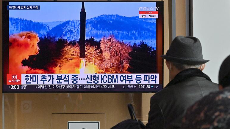 كوريا الشمالية تطلق صاروخ غير محدود الاتجاه