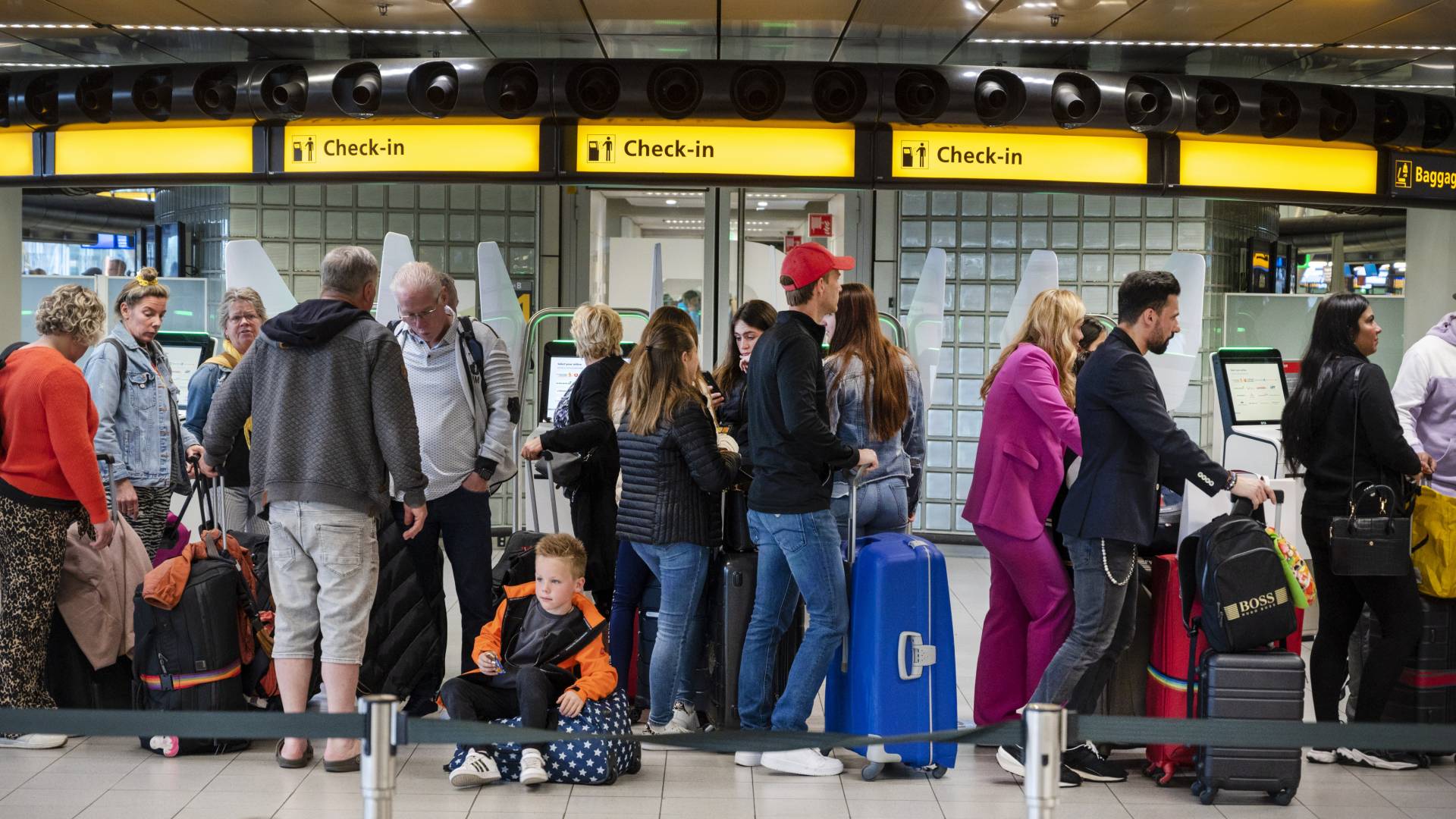 شركات الطيران في هولندا تطالب بتعويضات أضرار من إدارة مطار سيخبول