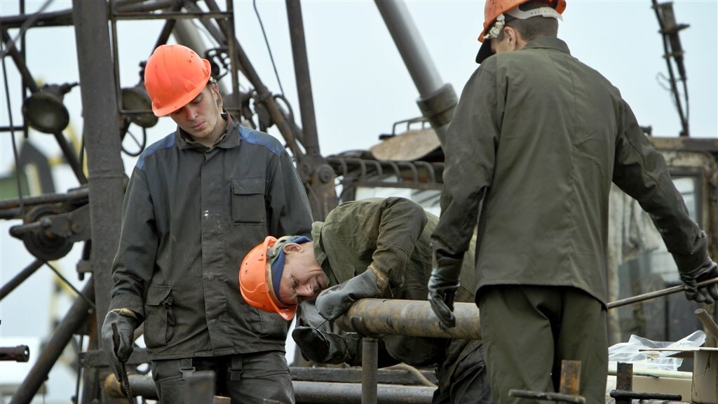 الاتحاد الأوروبي: حظر واردات النفط الروسي هذا العام
