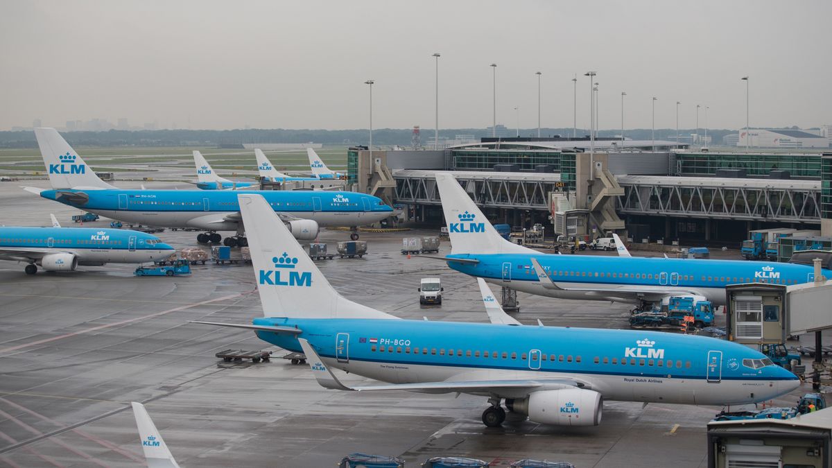 هولندا تحد من الرحلات الجوية في مطار أمستردام الرئيسي