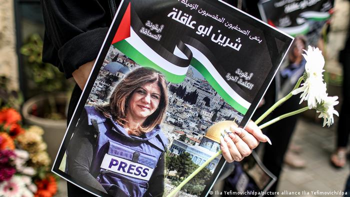 شيرين أبو عقلة: خبراء أمريكيون يقولون إن رصاصة قاتلة قد أطلقت من موقع إسرائيلي
